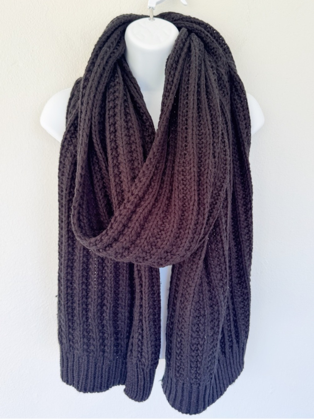 Black oversized ribbed crochet cable knit winter scarf one size